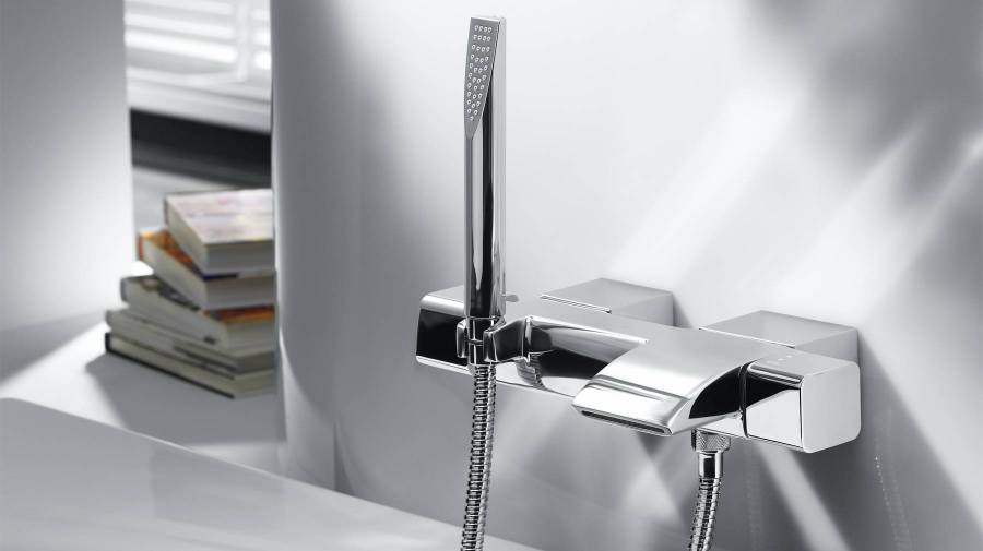 Thermostatic faucet by Roca