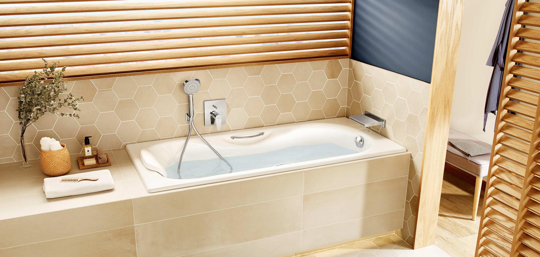 Compact baths perfect for the family bathroom | Roca Life