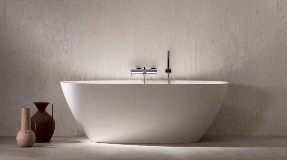 Ariane bath accommodates two people