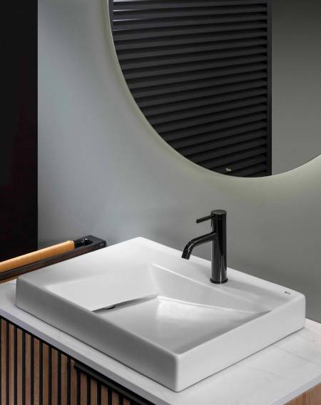 Geometric lines can be applied to various bathroom elements